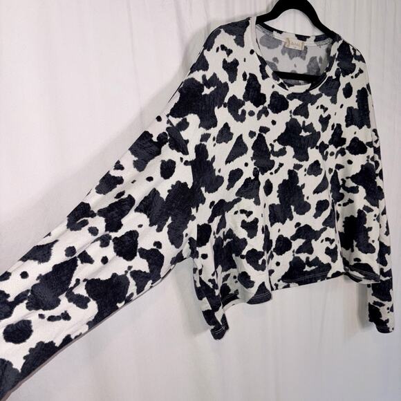 Altar'd State Black & White Cow Print Soft Cropped Oversized Long Sleeve Top XS - Picture 2 of 8